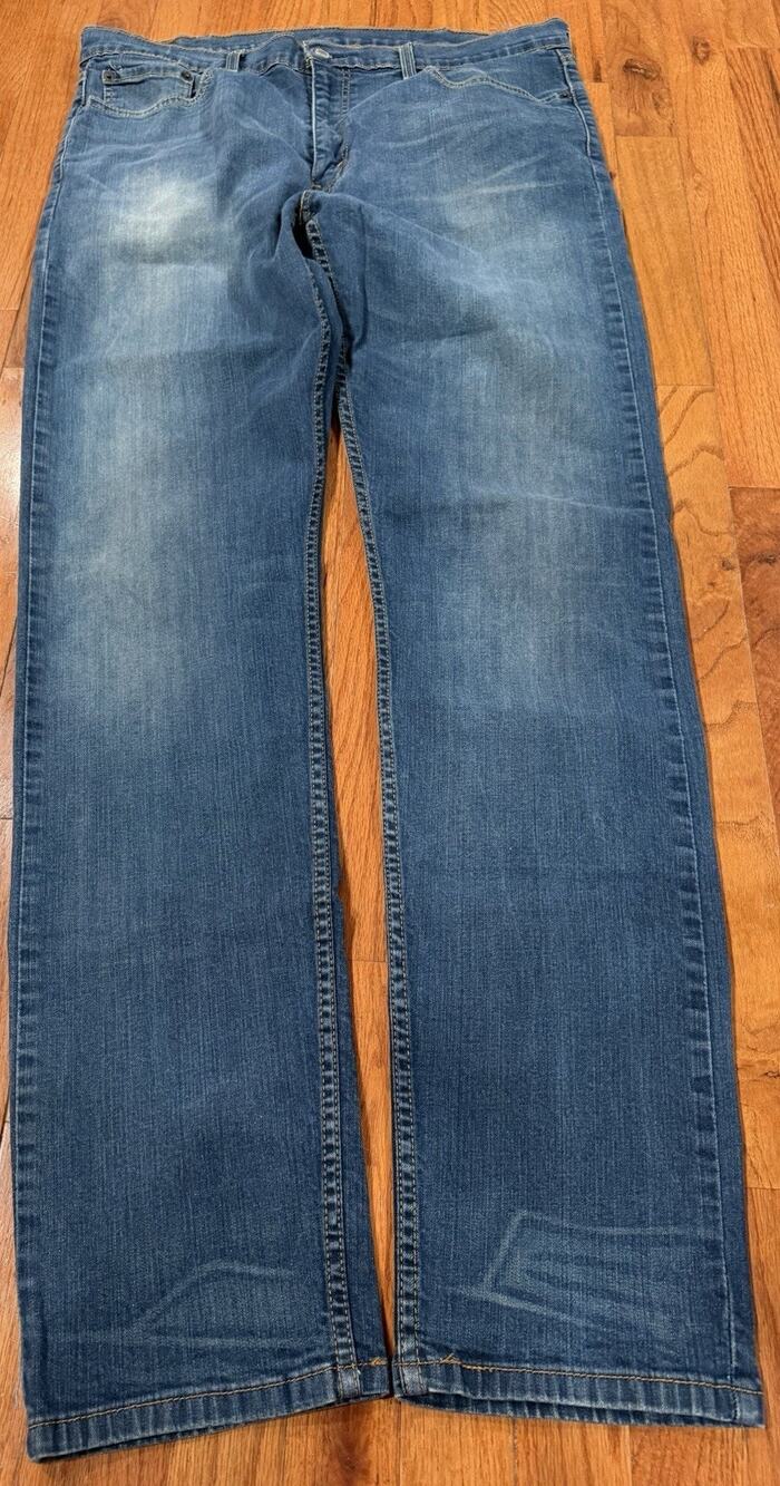 Levi’s 502 Jeans Men’s Tag 40x38 Actual 38x33 Blue Regular Taper Hemmed